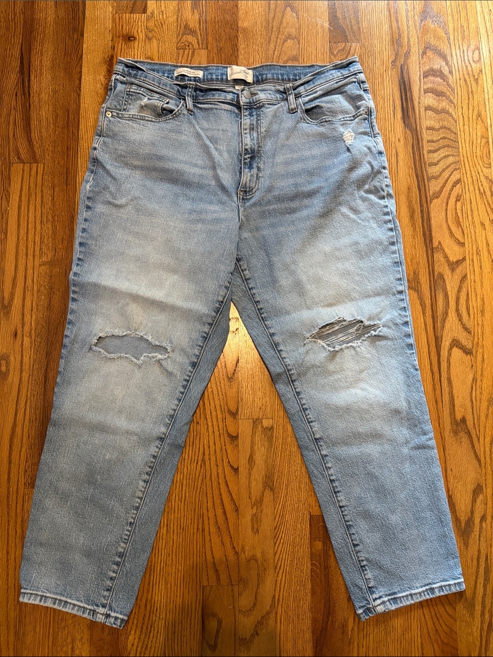 Universal Thread Women's High Rise 90s Slim Light Blue Distressed Cropped Jeans